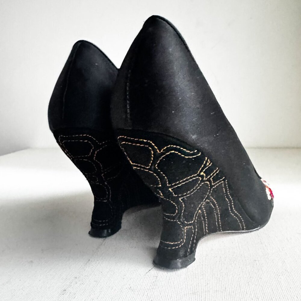 Vintage Sam Edelman Black Suede Wedge Floral Embroidered Heels 7 - Picture 5 of 11